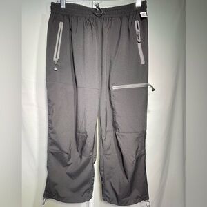Mapamyumco Black Hiking Outdoor Capri Pants Lightweight Zippered Pockets Medium